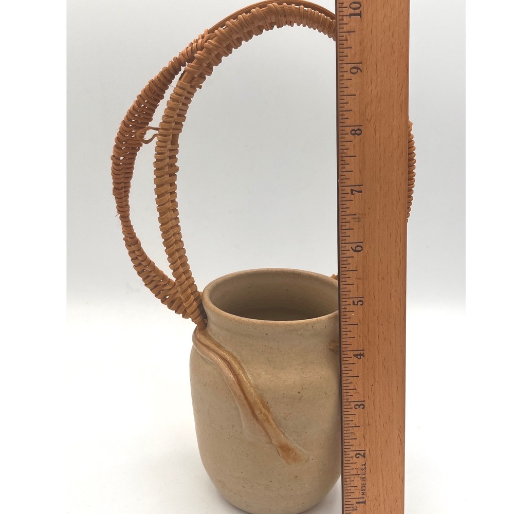 Mary Ashley Tan Pottery Vase Rustic Organic Rattan Handle Signed Hand Thrown - Picture 6 of 9
